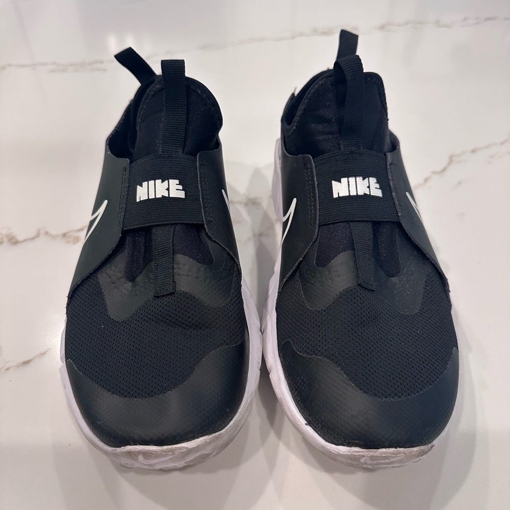 Nike Kids Black and White Just Do It Slip On Sneakers - Picture 3 of 4